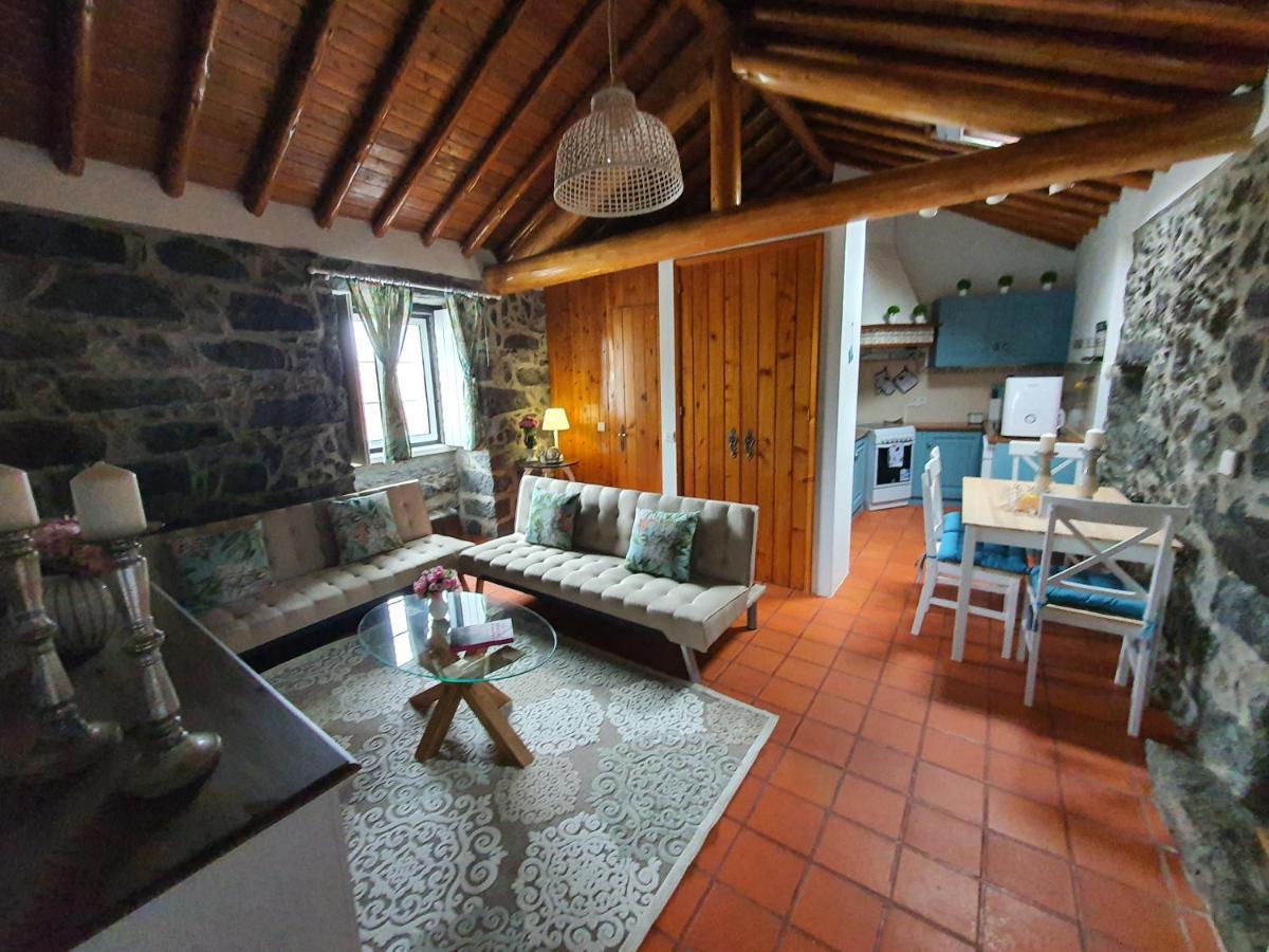 Casa Baleia A Vista * Sao Vicente Ferreira